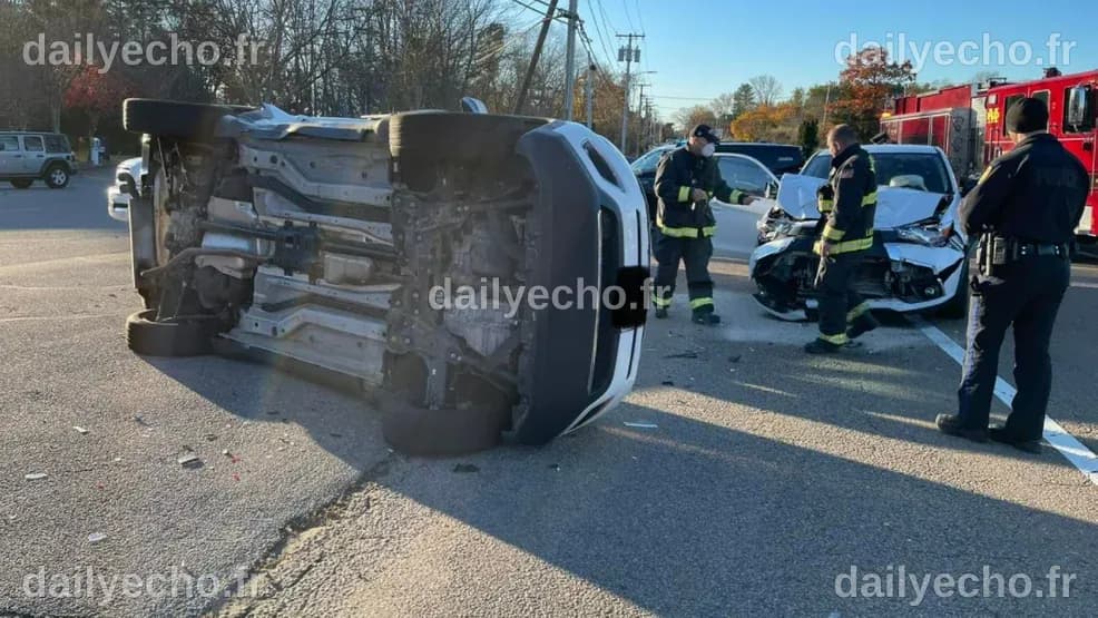One person hospitalized after rollover crash in Mansfield